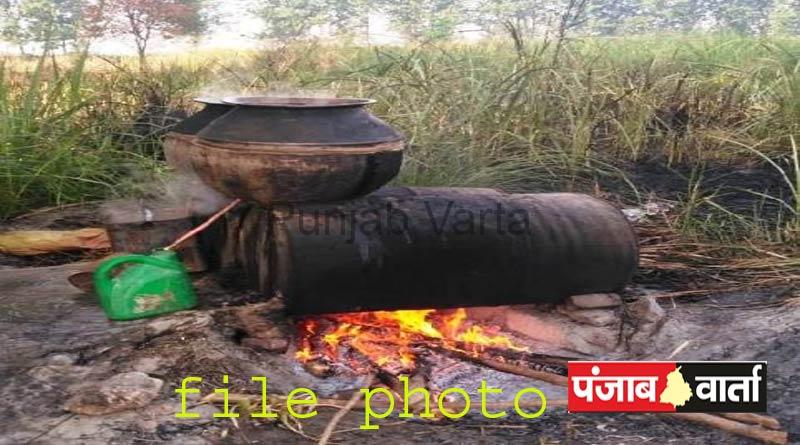 You are currently viewing गांव महालम से पुलिस ने की 1100 लीटर लाहन बरामद