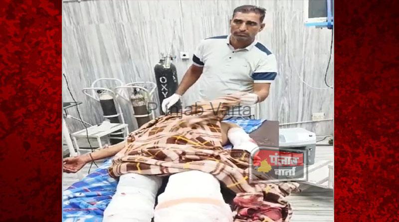 युवक ने मॉंं के प्रेमी को कुल्हाड़ी से काट डाला,पैर के 3 टुकड़े और गुप्तांग काटा 